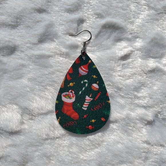 Green Christmast Teardrop Earrings - Picture 2 of 2